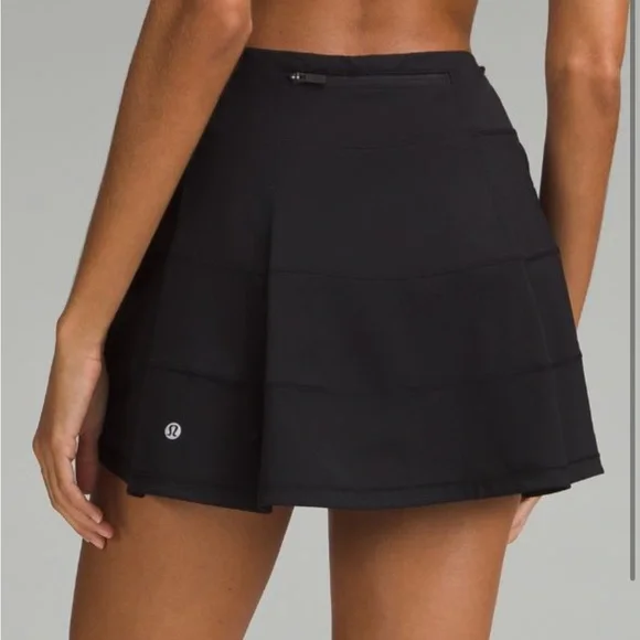 Lululemon Pace Revival Mid-Rise Skirt - size 6 black, like new! Worn once - Picture 3 of 10